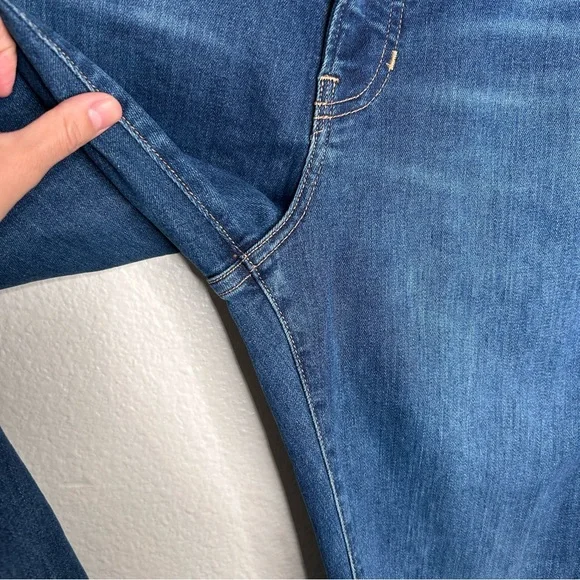 NWT Veronica Beard Beverly Skinny Flare High Rise jean in Bright Blue 31 - Picture 5 of 14